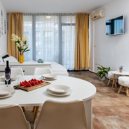 Stylish Flat In The Top Centre Of Sunny Beach By Flаt Manаger Bagian luar foto